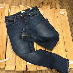 H&M Conscious Cropped Blue Jeans with ankle zippers